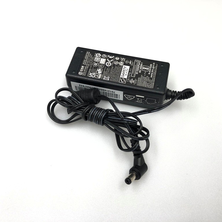 Блок питания ADS-25SG-19-3 19.0V 1.3A 24.7W для ноутбука Aser SA240Y